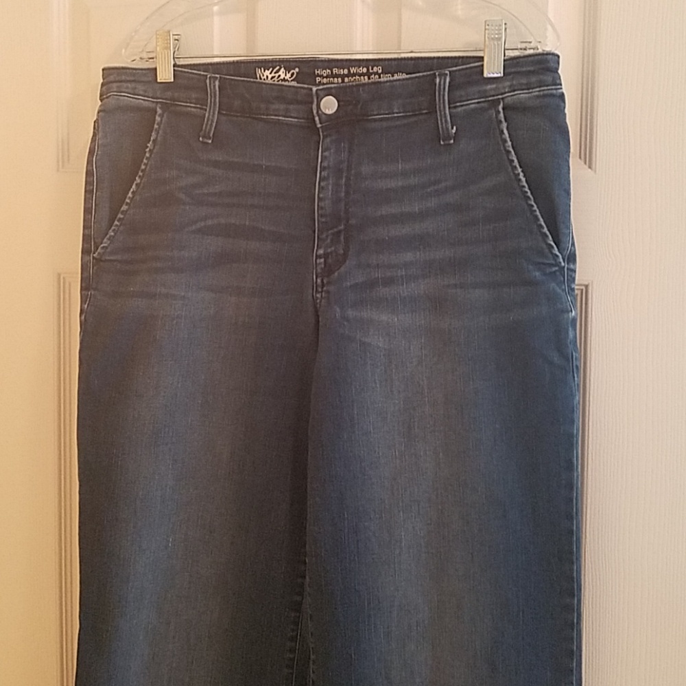 Jean's Mossimo